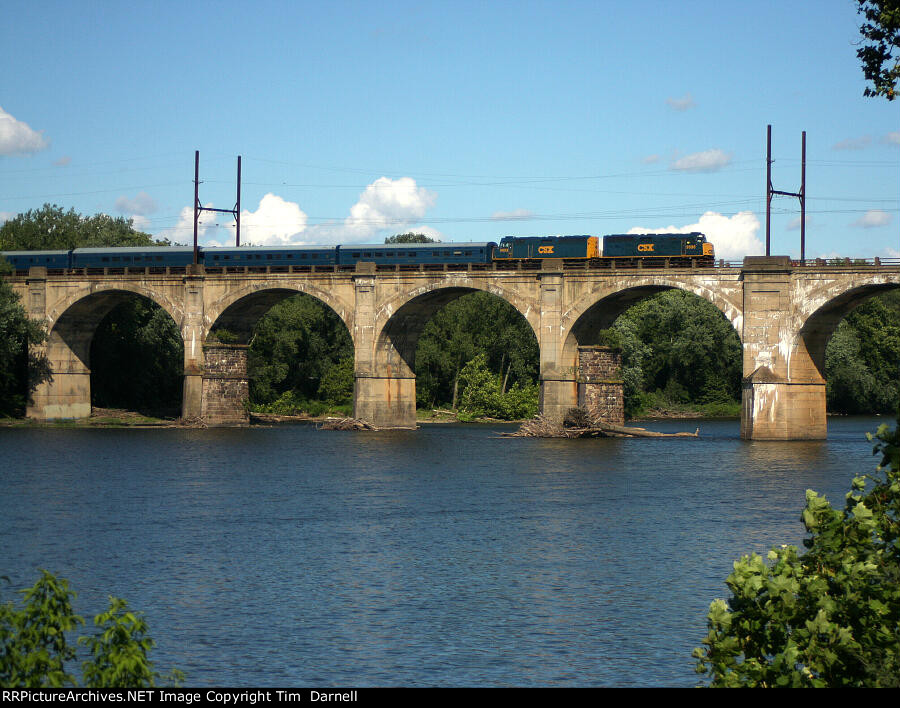 CSX 9998, 9993 on P952-04 OCS train